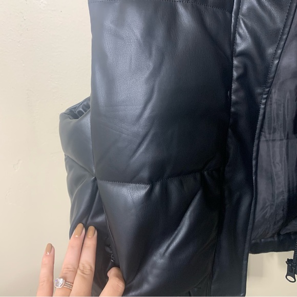 NWT Vici Crop Faux Leather Puffer Vest in Black Size Large - Picture 9 of 11